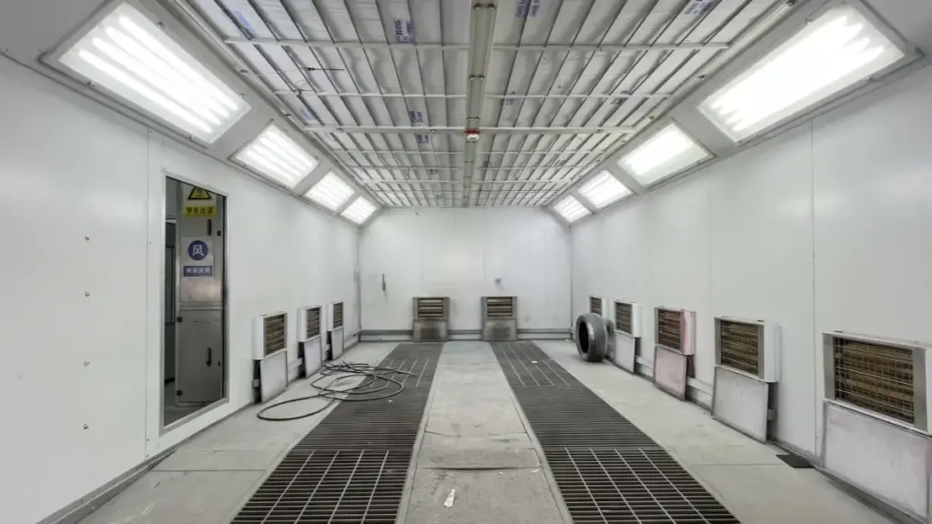 Industrial spray booth shop